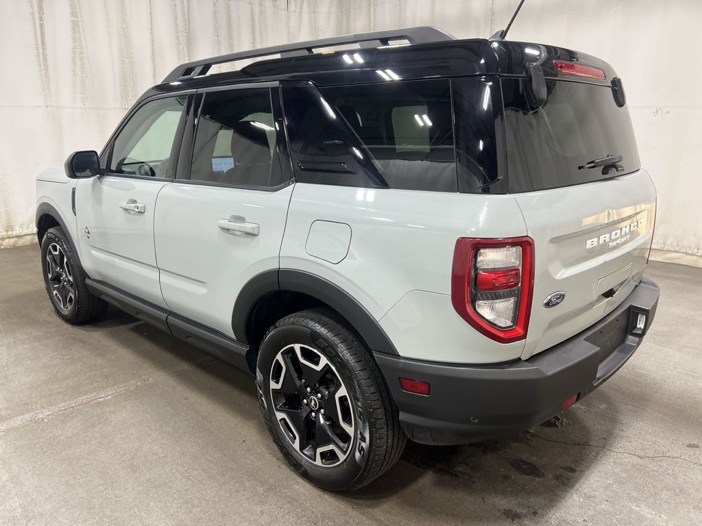 2022 Ford Bronco Image 2