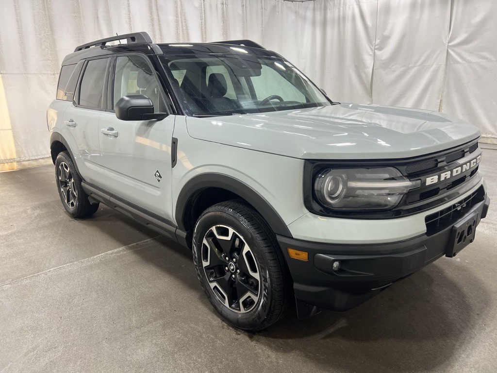 2022 Ford Bronco Image 3