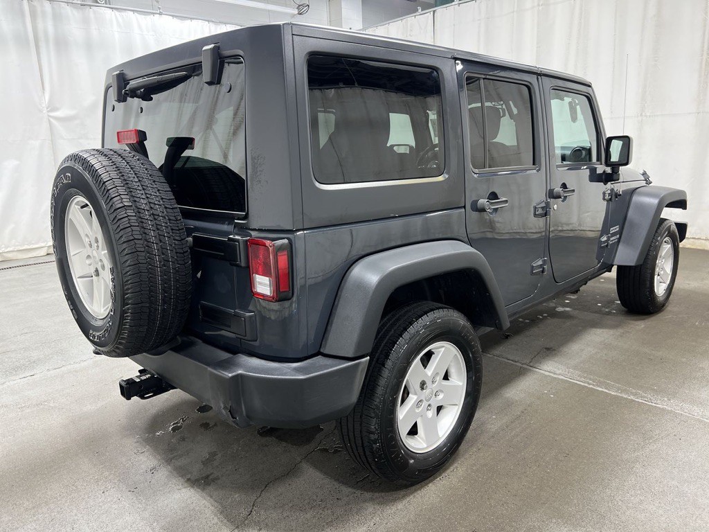 2017 Jeep Wrangler Unlimited Image 2