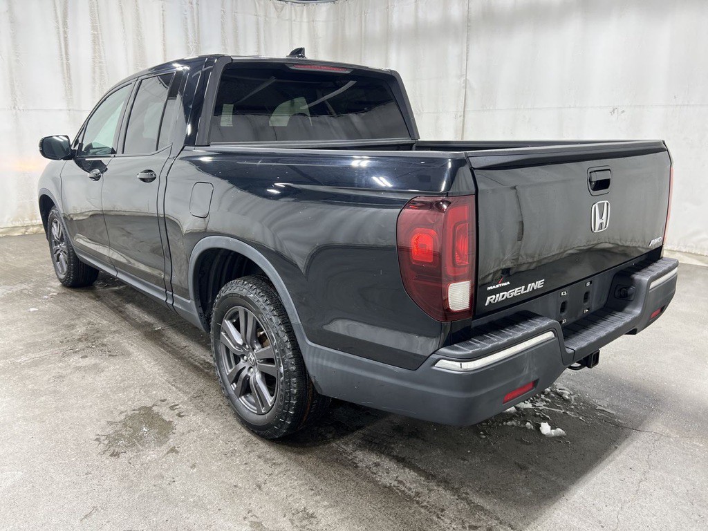 2019 Honda Ridgeline Image 2