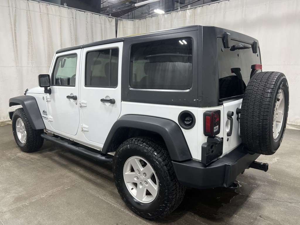 2015 Jeep Wrangler Unlimited Image 2