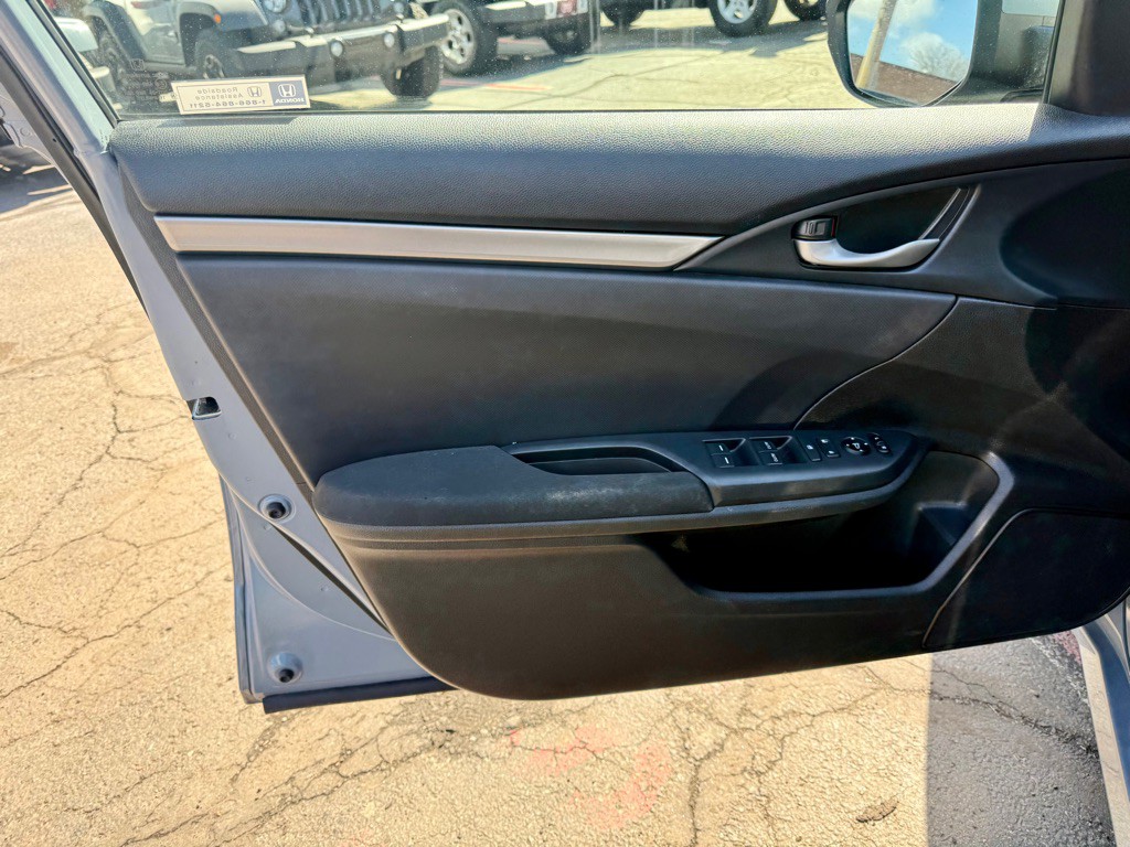 2019 Honda Civic Image 18