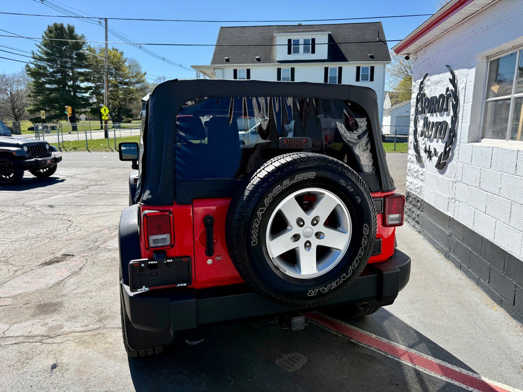 2013 Jeep Wrangler Image 8