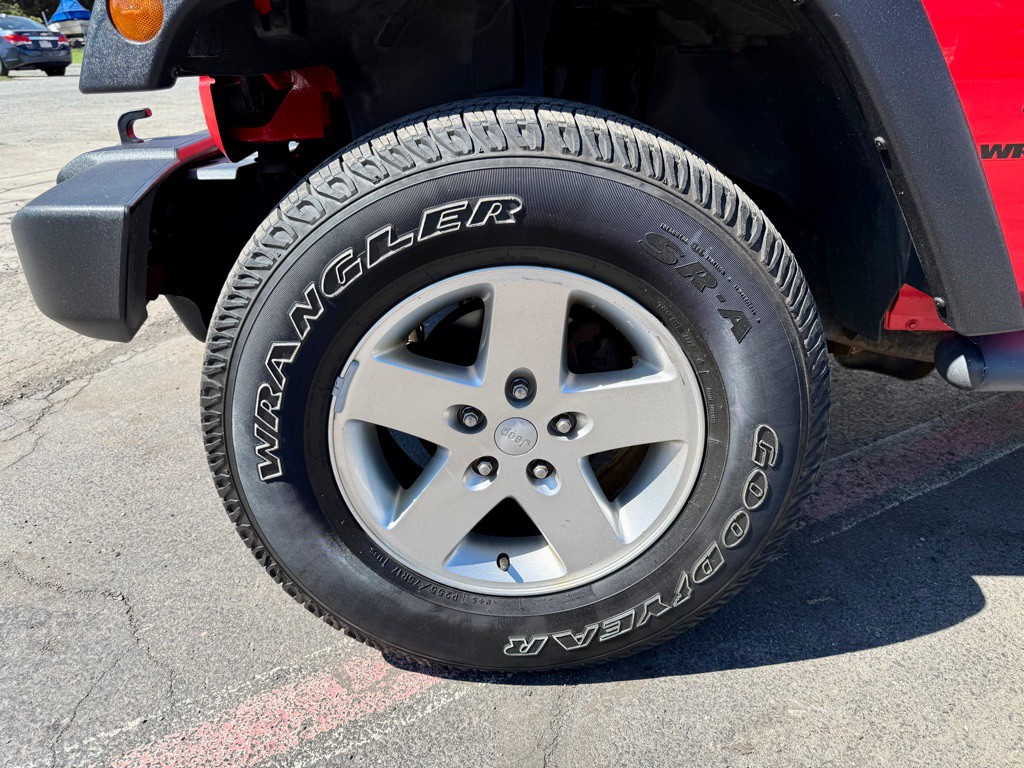 2013 Jeep Wrangler Image 13