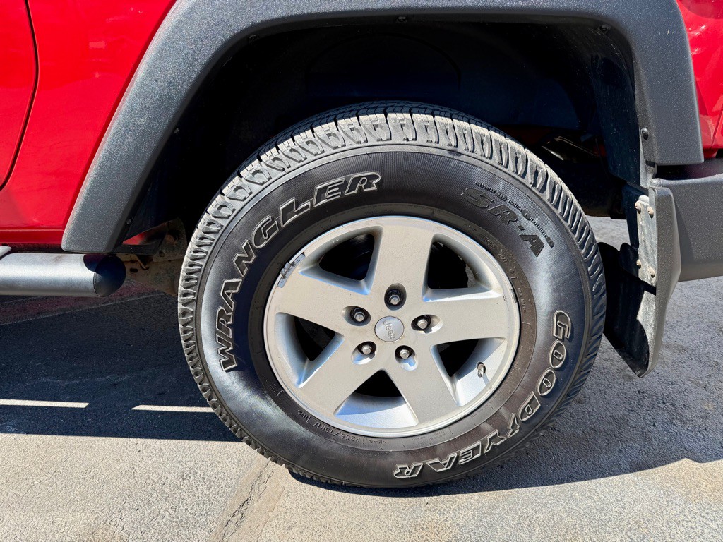 2013 Jeep Wrangler Image 14