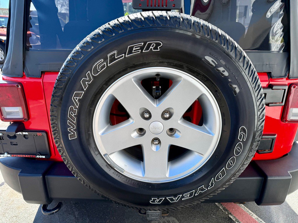2013 Jeep Wrangler Image 15