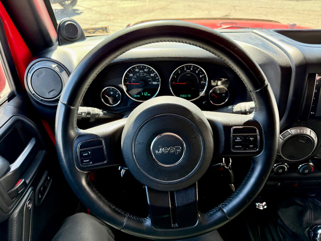 2013 Jeep Wrangler Image 27