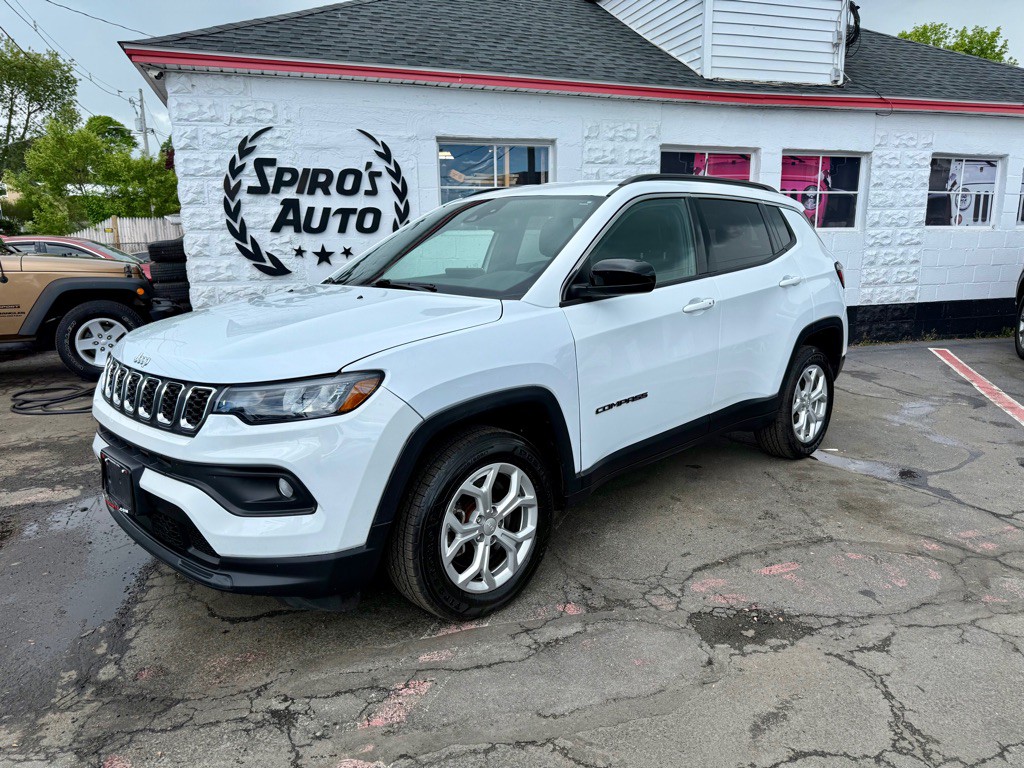 2024 Jeep Compass Image 2