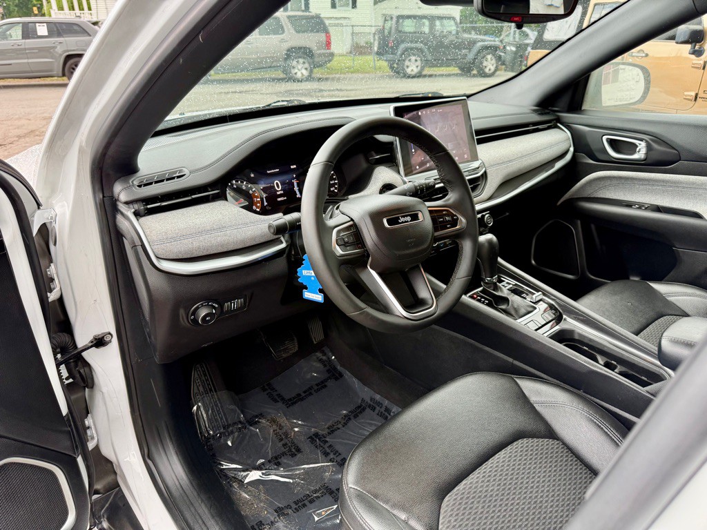 2024 Jeep Compass Image 16