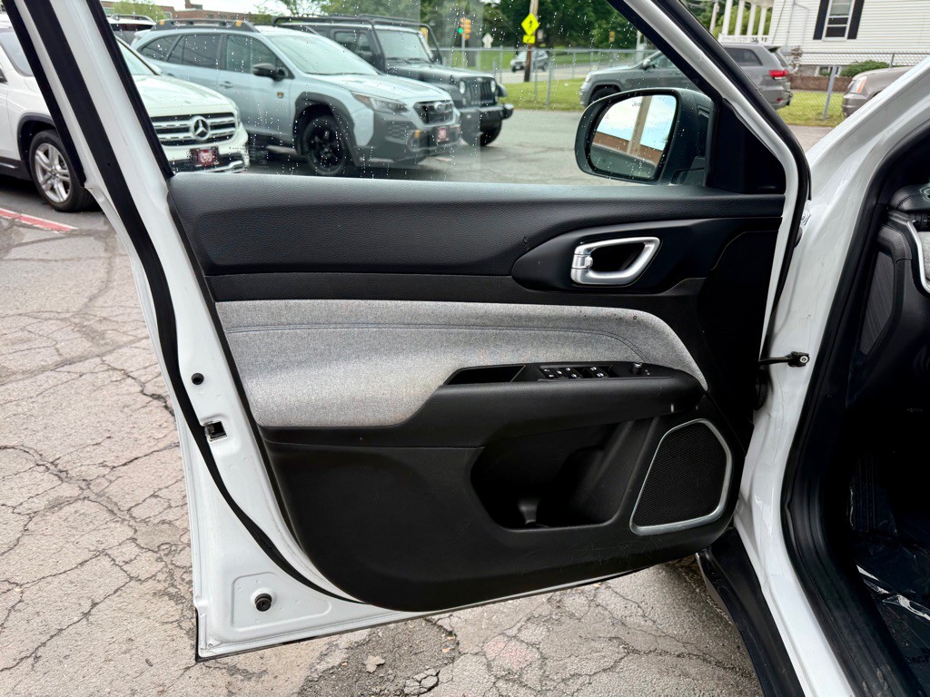 2024 Jeep Compass Image 17