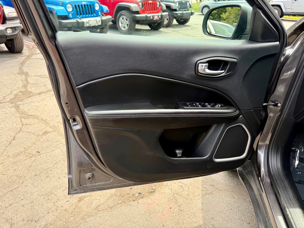 2021 Jeep Compass Image 17