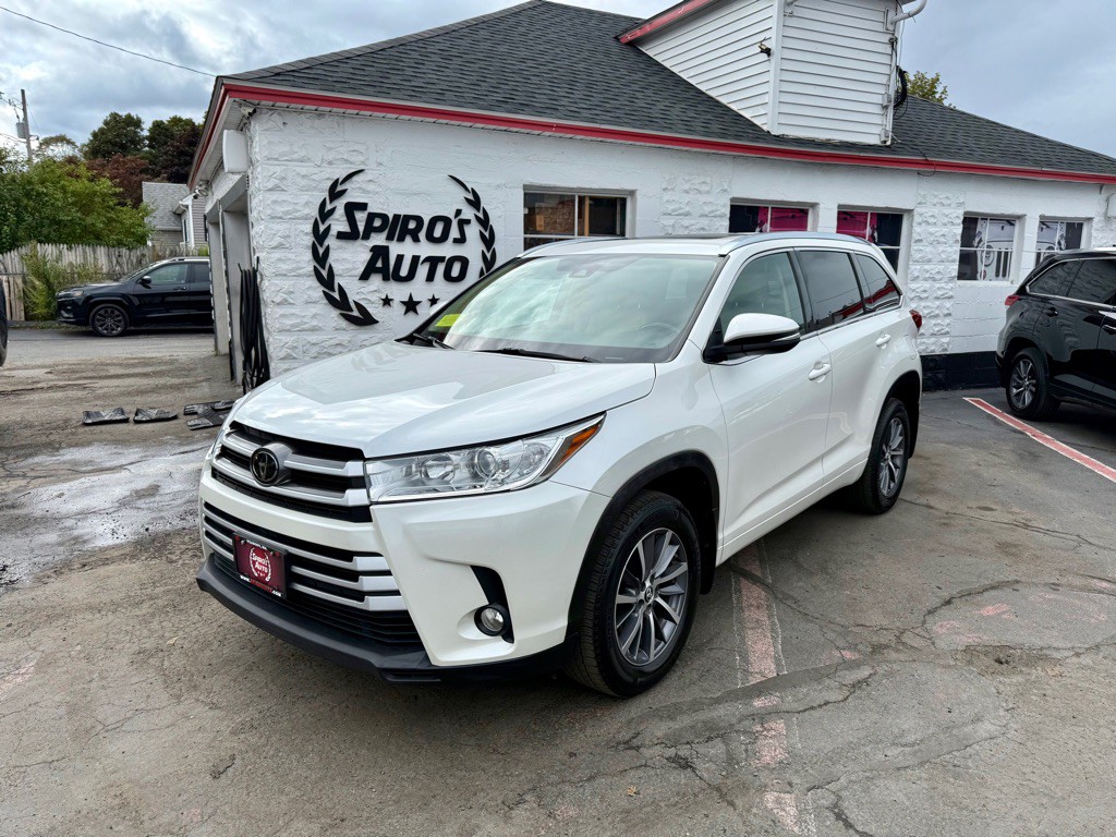 2017 Toyota Highlander Image 2