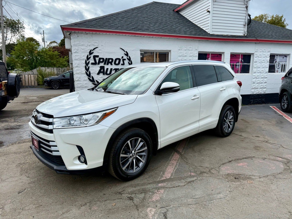 2017 Toyota Highlander Image 3