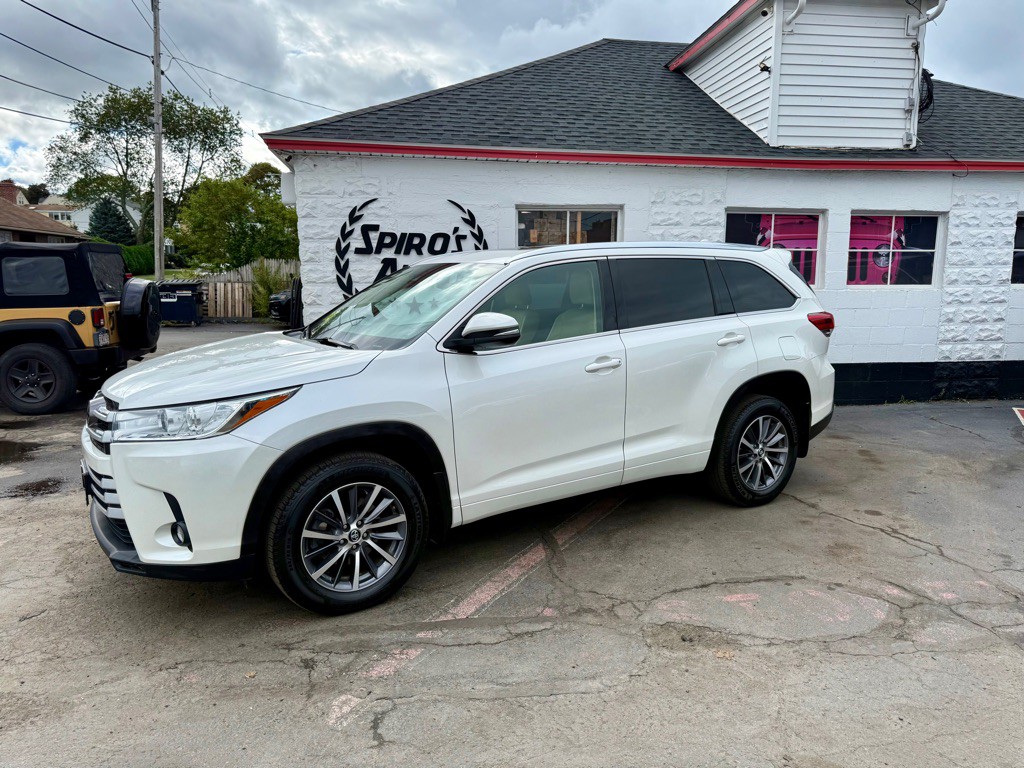 2017 Toyota Highlander Image 4