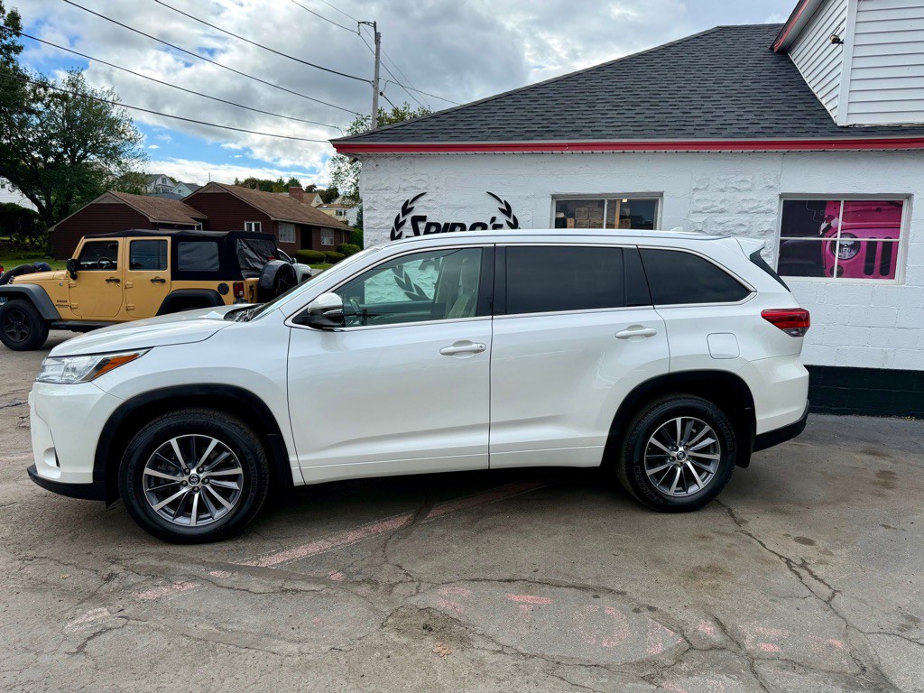 2017 Toyota Highlander Image 5