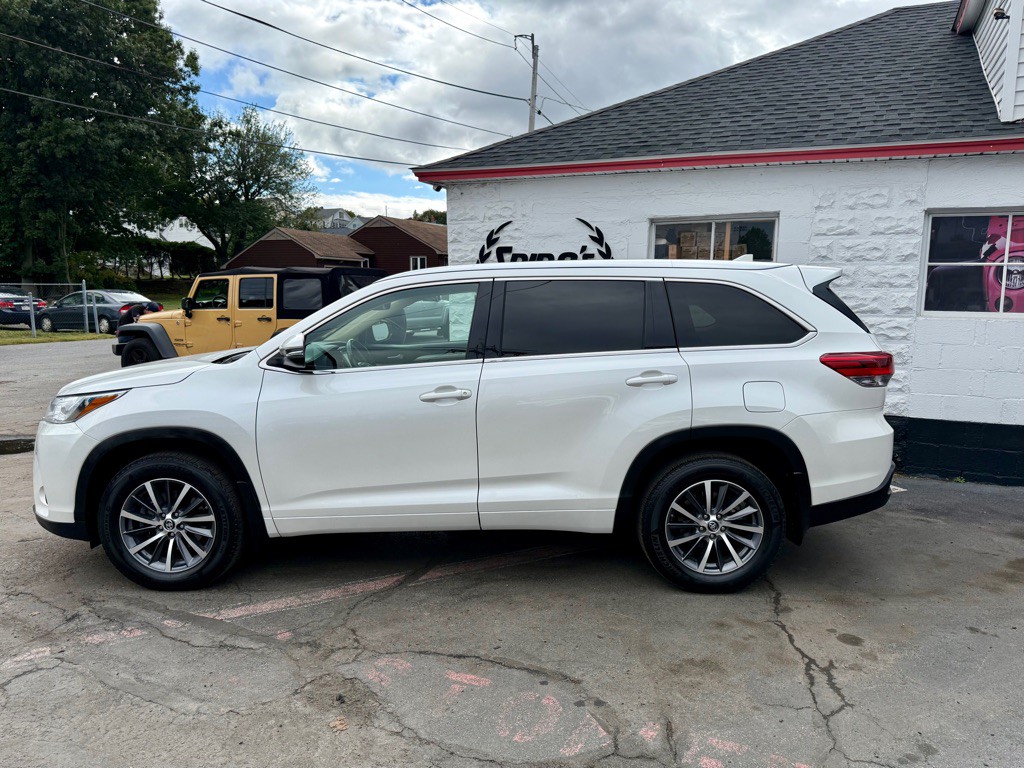 2017 Toyota Highlander Image 6
