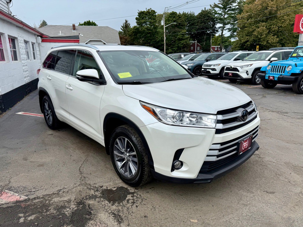 2017 Toyota Highlander Image 12