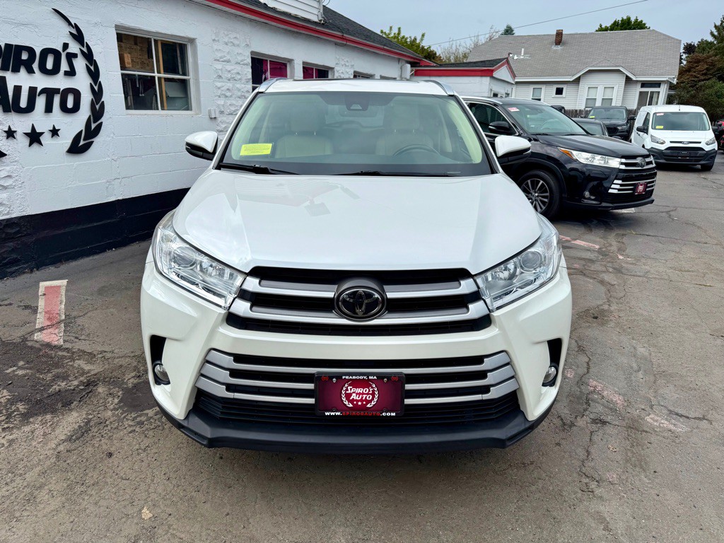 2017 Toyota Highlander Image 14