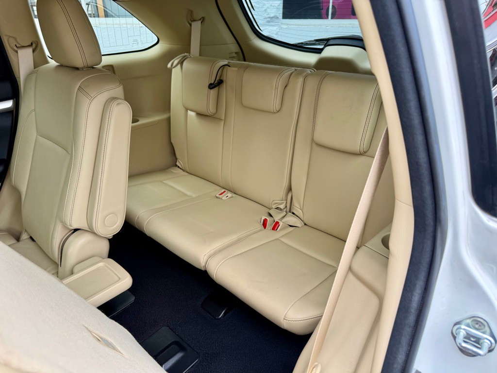 2017 Toyota Highlander Image 24
