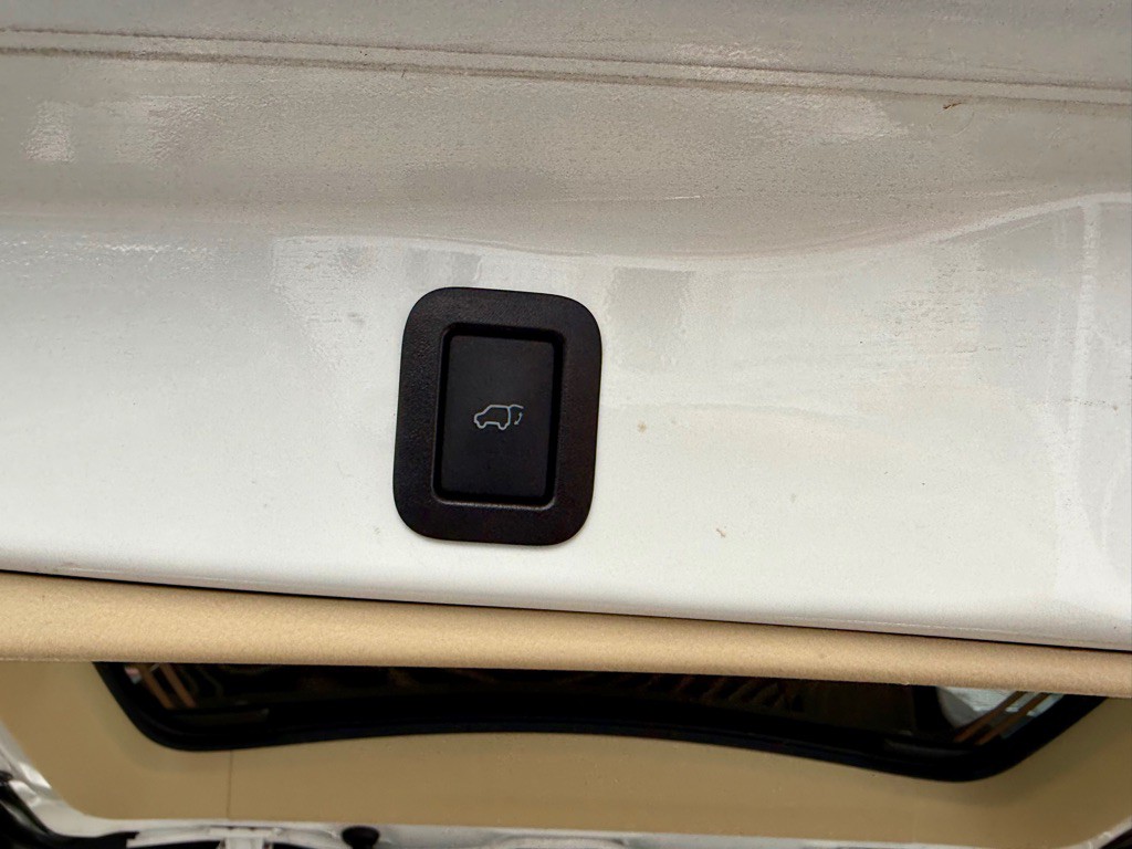 2017 Toyota Highlander Image 29