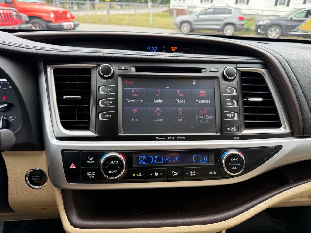 2017 Toyota Highlander Image 36