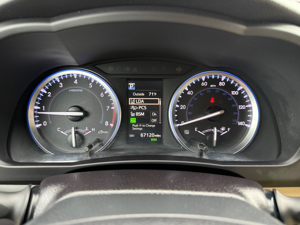 2017 Toyota Highlander Image 39