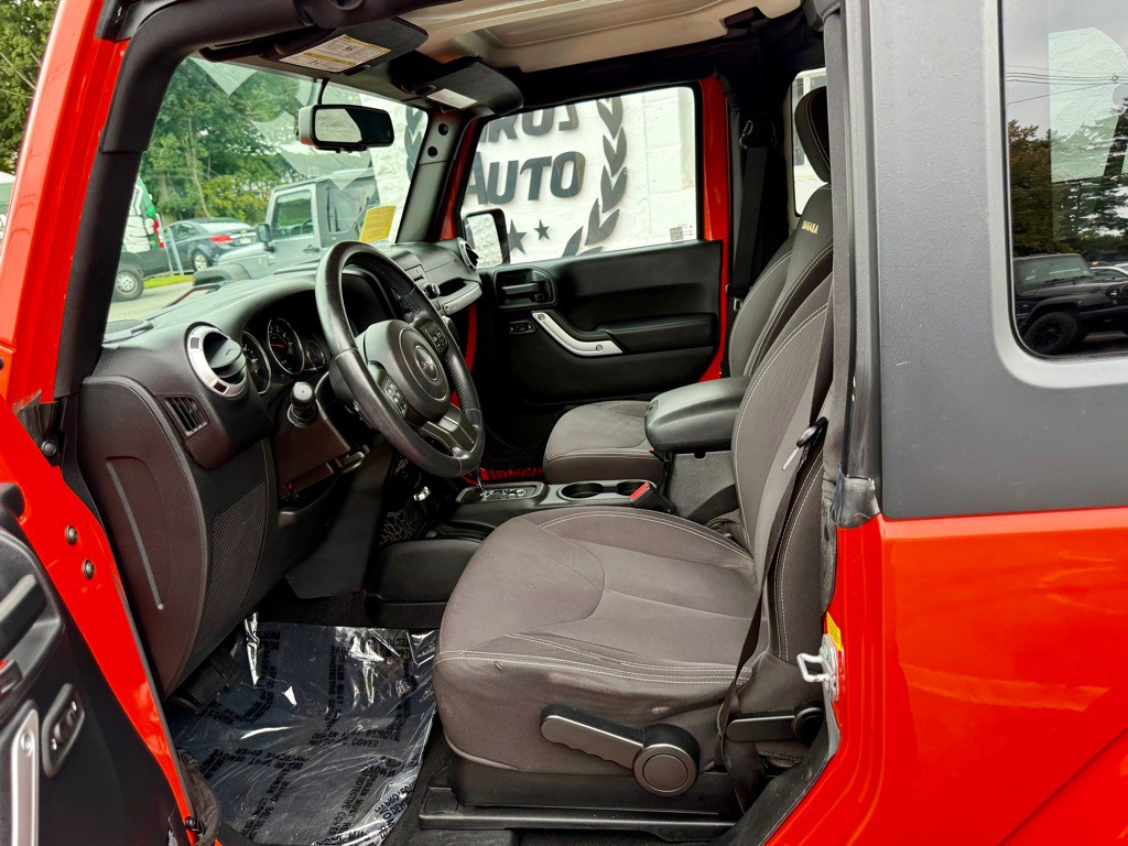 2015 Jeep Wrangler Image 19