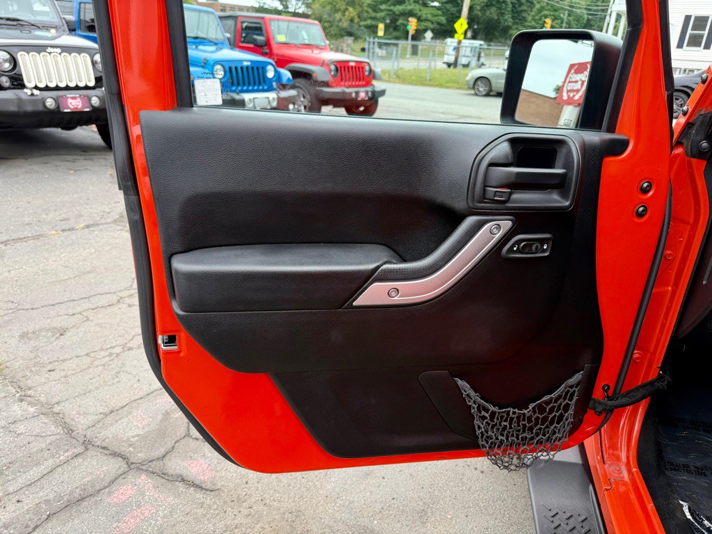 2015 Jeep Wrangler Image 21