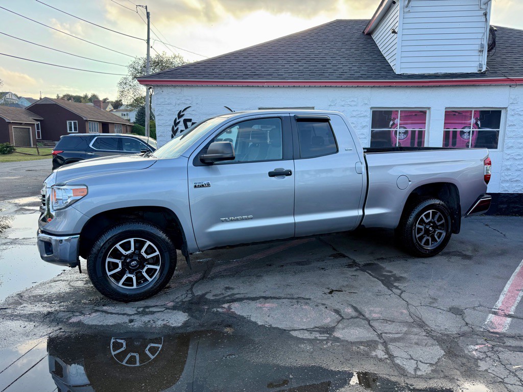 2017 Toyota Tundra Image 4