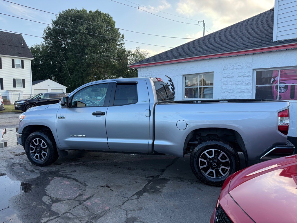 2017 Toyota Tundra Image 6