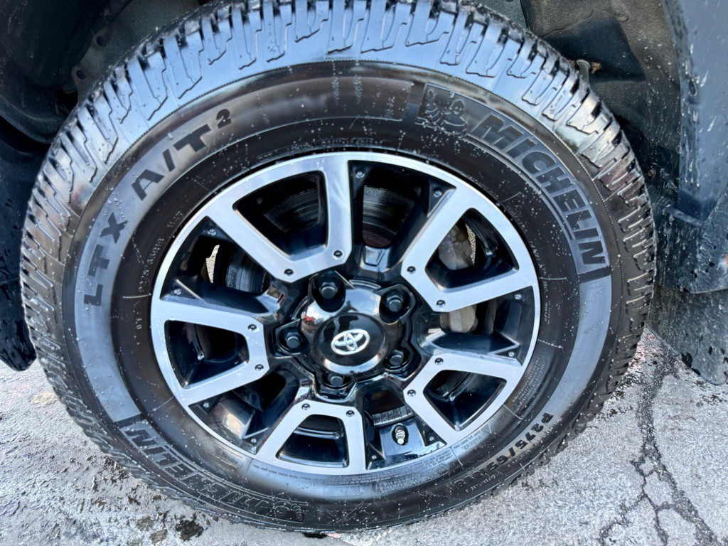 2017 Toyota Tundra Image 13