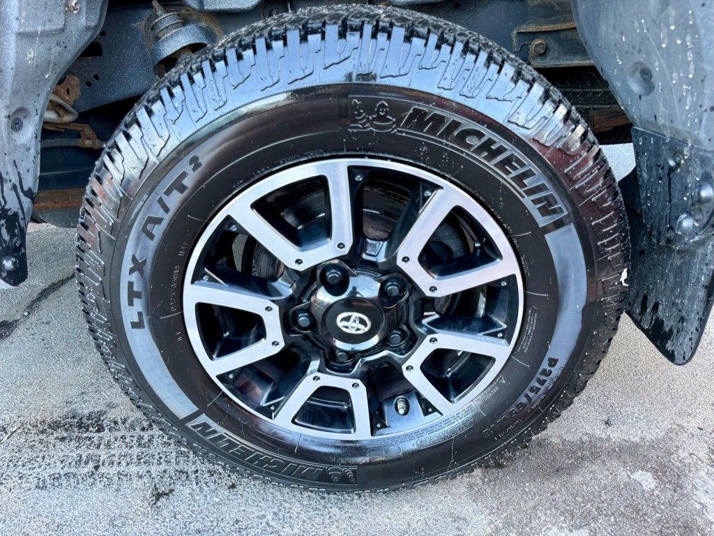 2017 Toyota Tundra Image 14