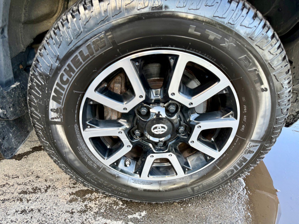 2017 Toyota Tundra Image 16