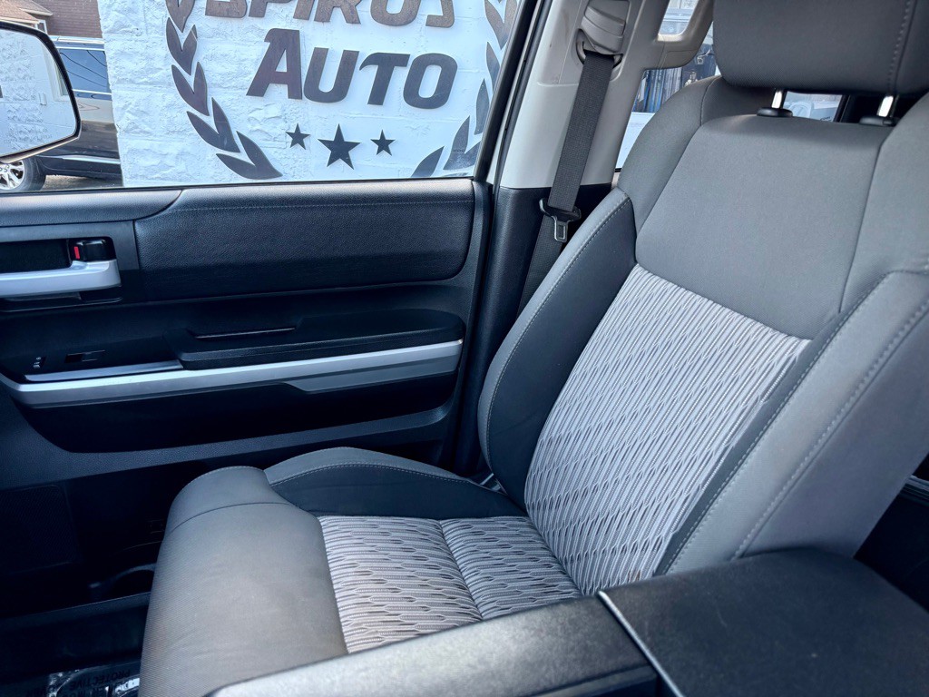 2017 Toyota Tundra Image 19
