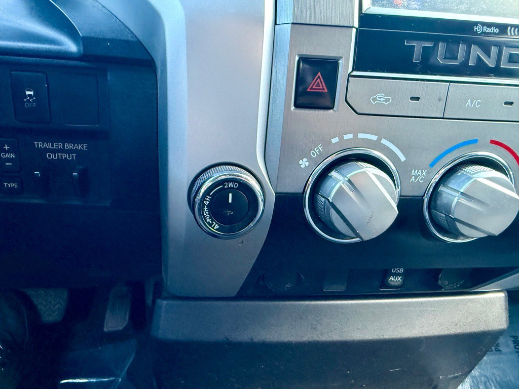 2017 Toyota Tundra Image 24