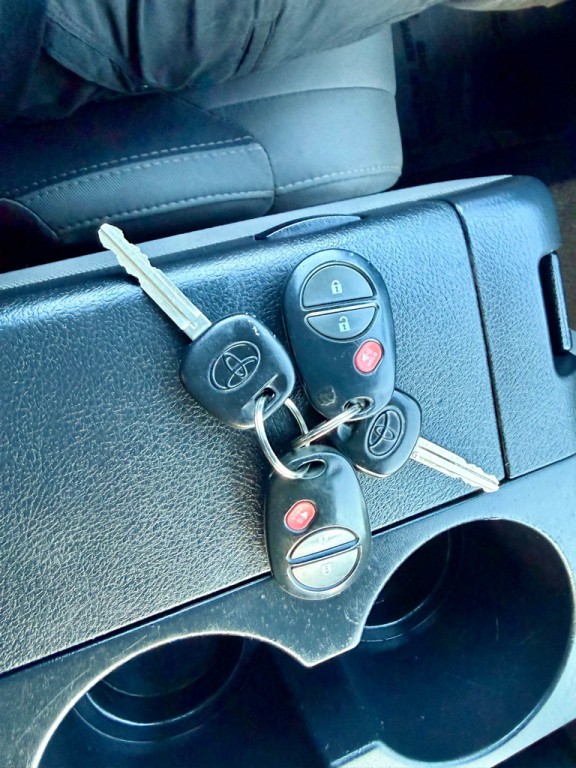 2017 Toyota Tundra Image 27
