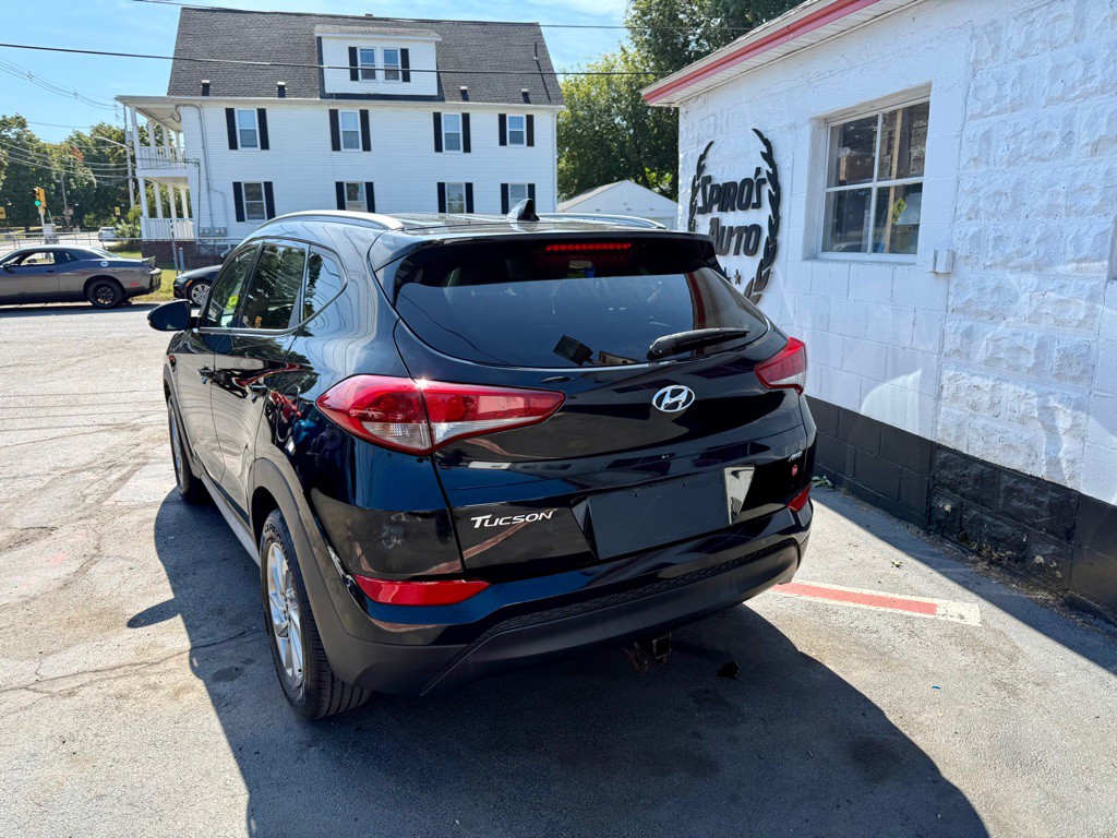 2017 Hyundai Tucson Image 8
