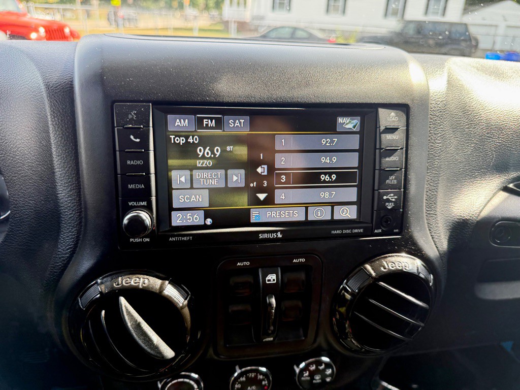 2017 Jeep Wrangler Unlimited Image 28