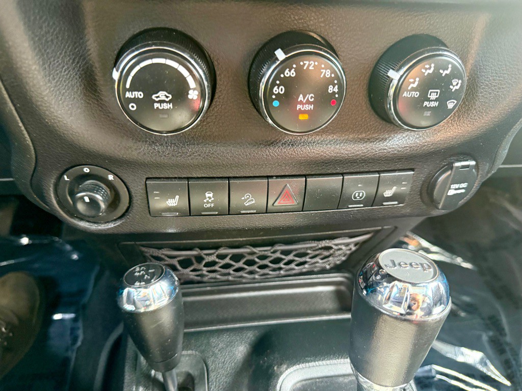 2017 Jeep Wrangler Unlimited Image 32