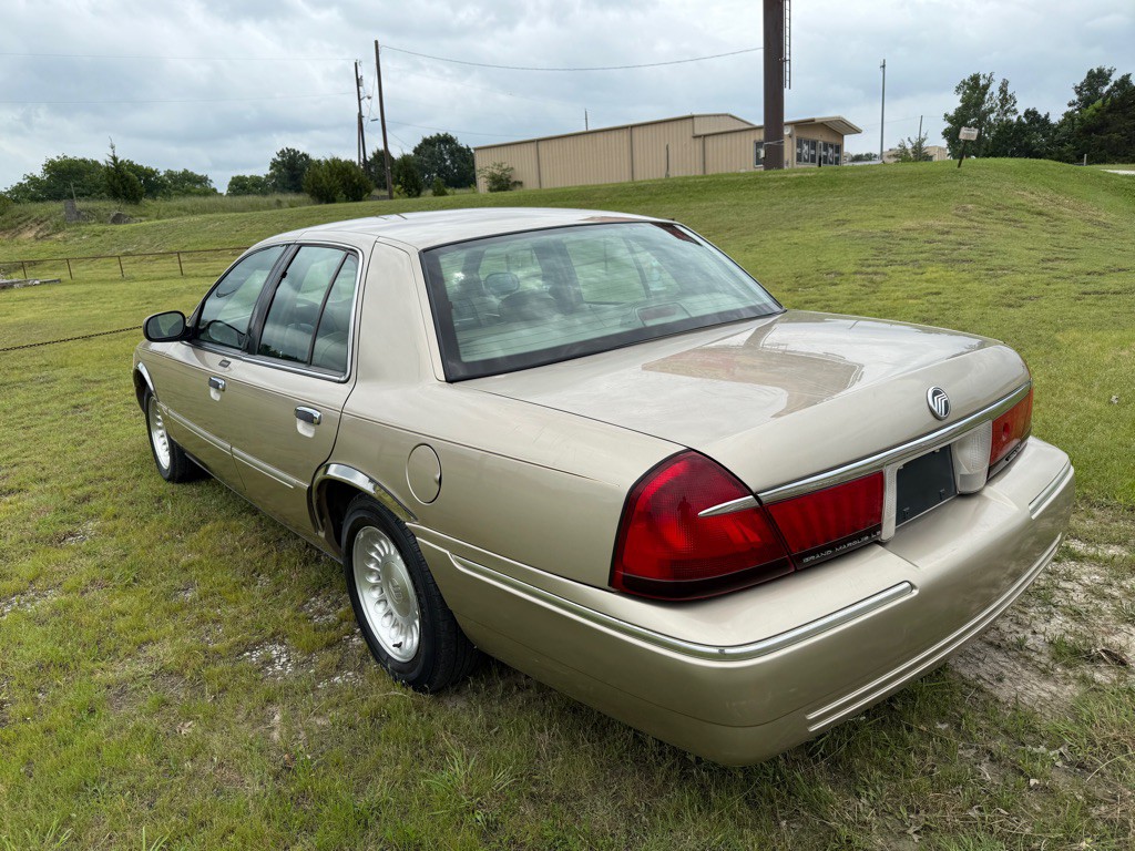 1999 Mercury Grand Marquis Image 3