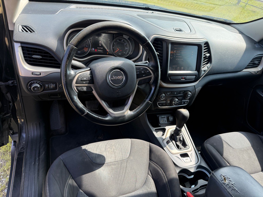 2015 Jeep Cherokee Image 8