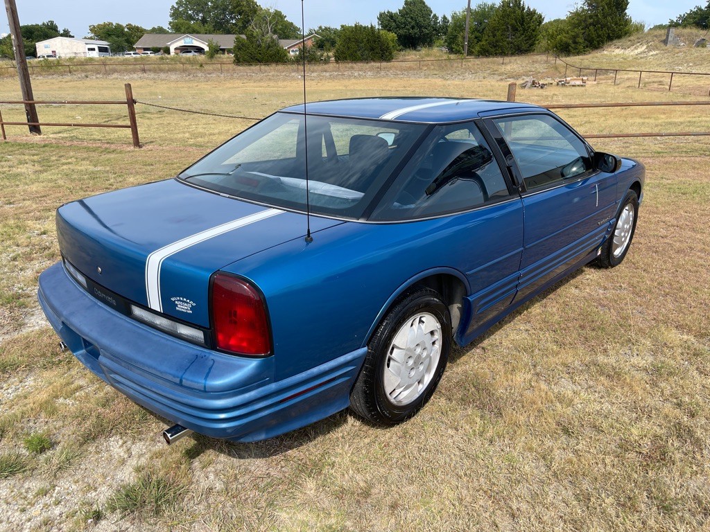 1992 Oldsmobile Cutlass Supreme Image 3