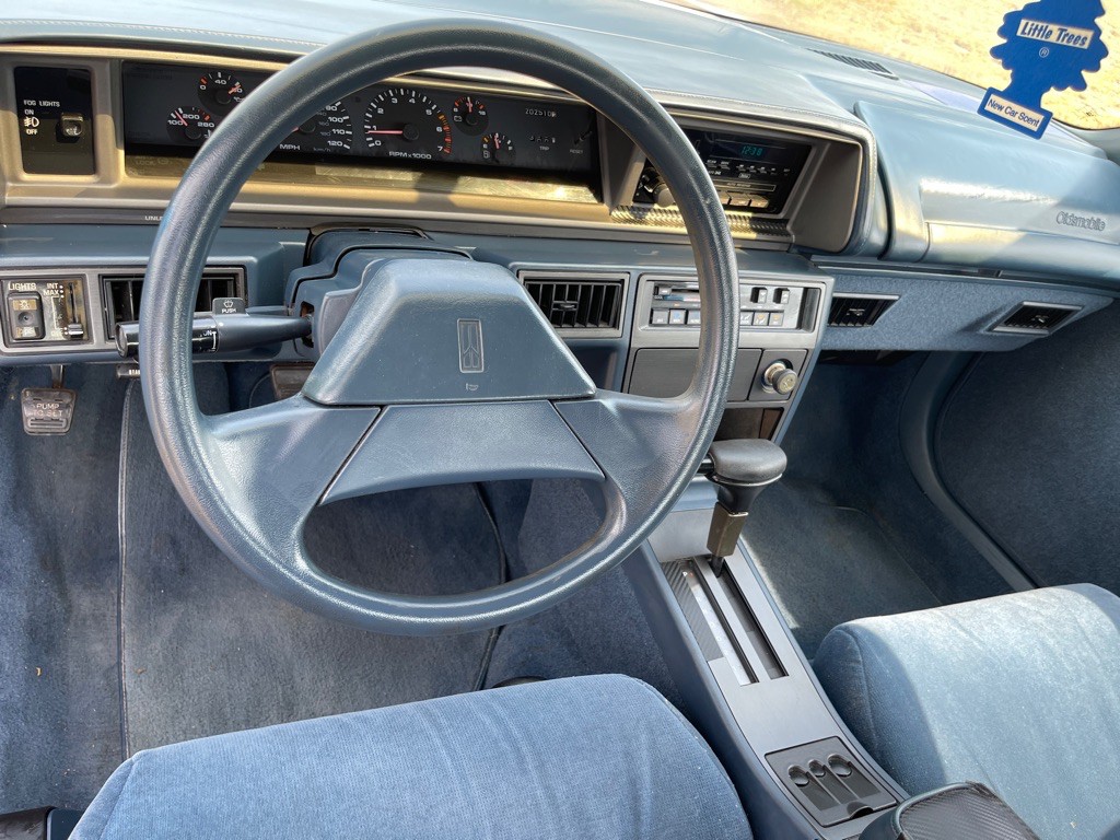 1992 Oldsmobile Cutlass Supreme Image 8