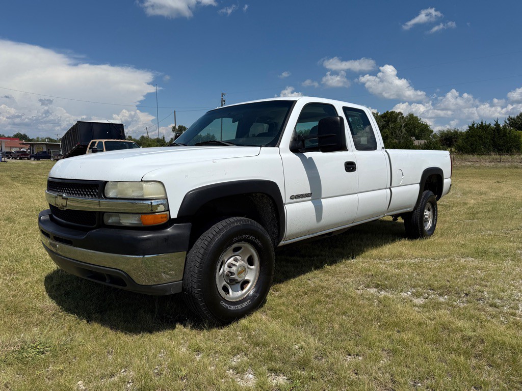 2002 Chevrolet Silverado 1500 Image 1