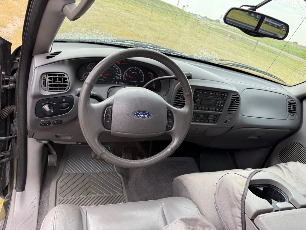 2003 Ford F-150 Image 8