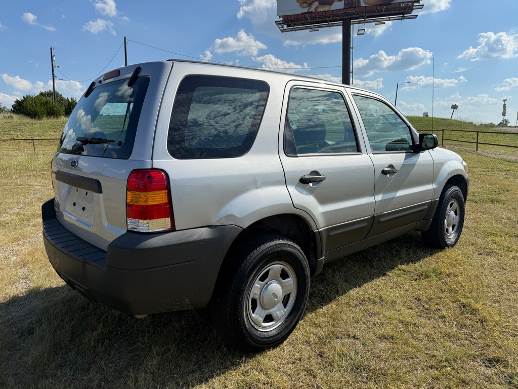2005 Ford Escape Image 4
