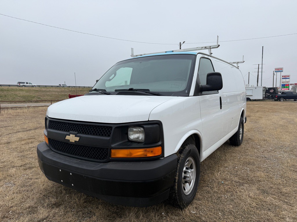 2017 Chevrolet Express Image 2