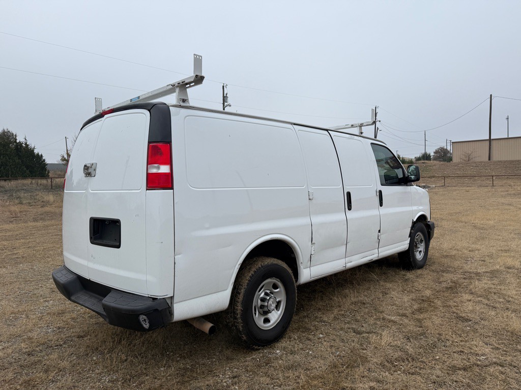 2017 Chevrolet Express Image 4