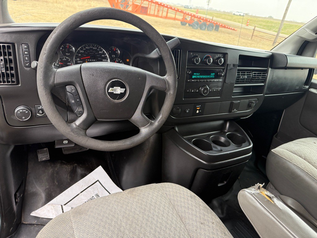 2017 Chevrolet Express Image 10