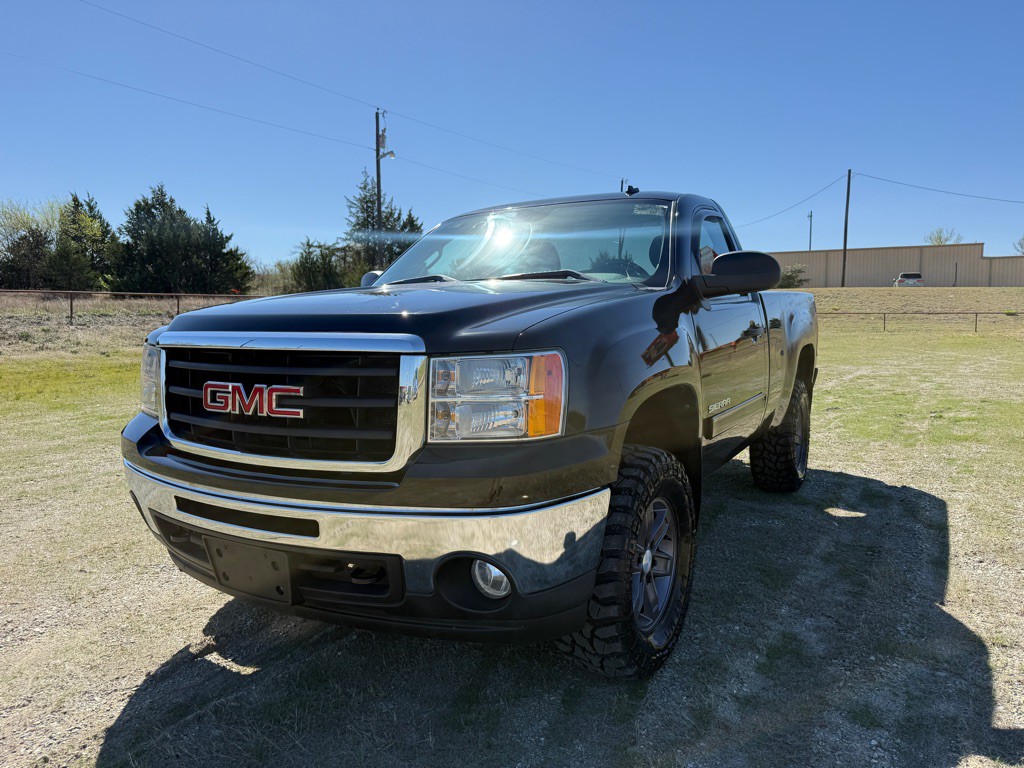 2010 GMC Sierra Image 1